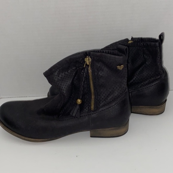 NWOT Roxy Booties Black Women's Size 8.5 - Picture 4 of 10